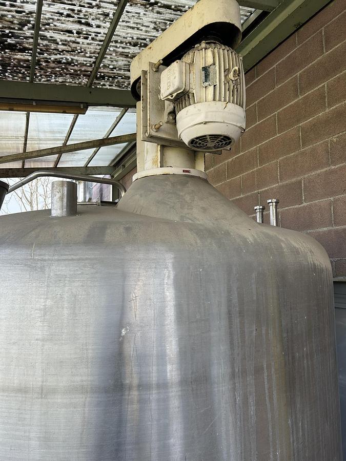 Used Bertuzzi Stainless Steel Tanks with Agitator – Complete Lot for Sale