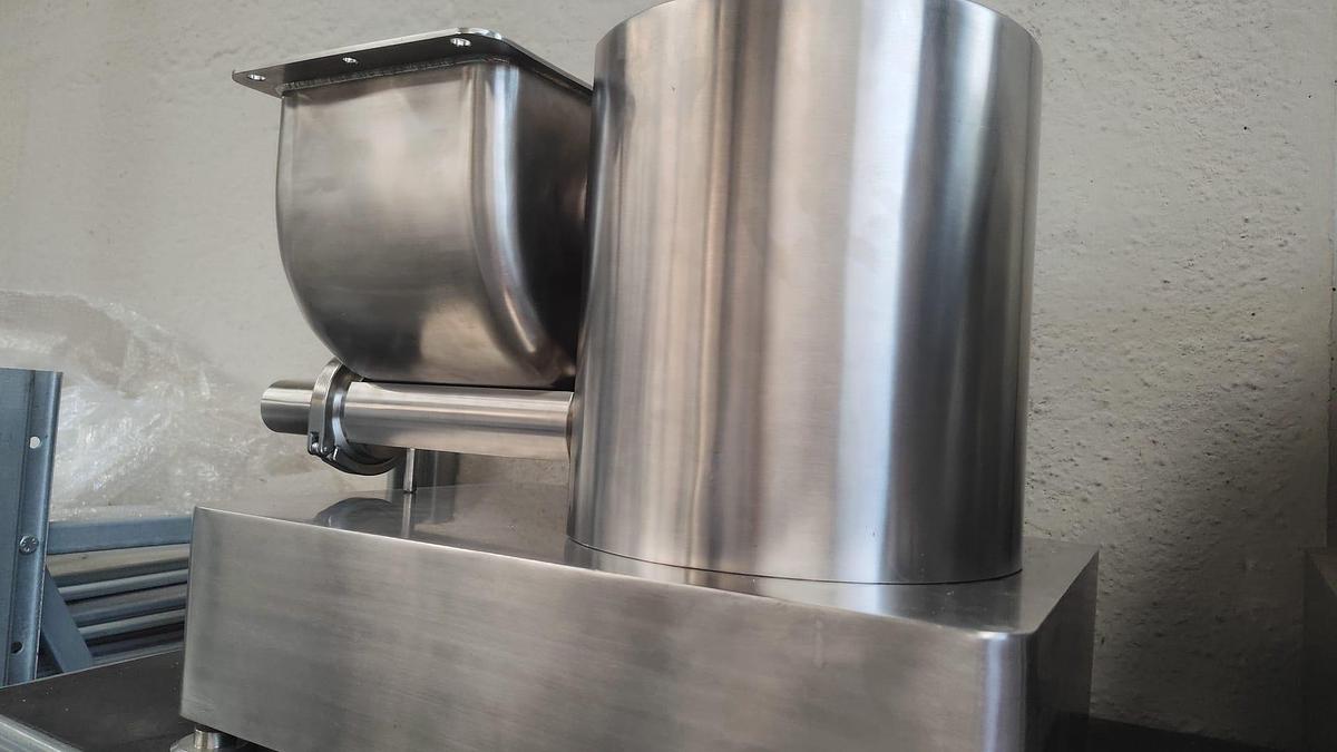 Used SS20 DS50 Series Screw Feeders for Fluid Jet Micronizers 2