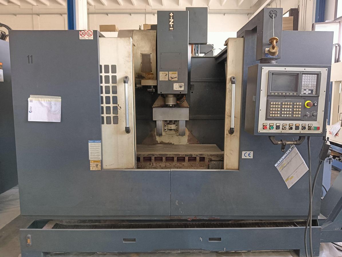 D'occasion CENTRE D'USINAGE VERTICAL WIKER VMC-1050