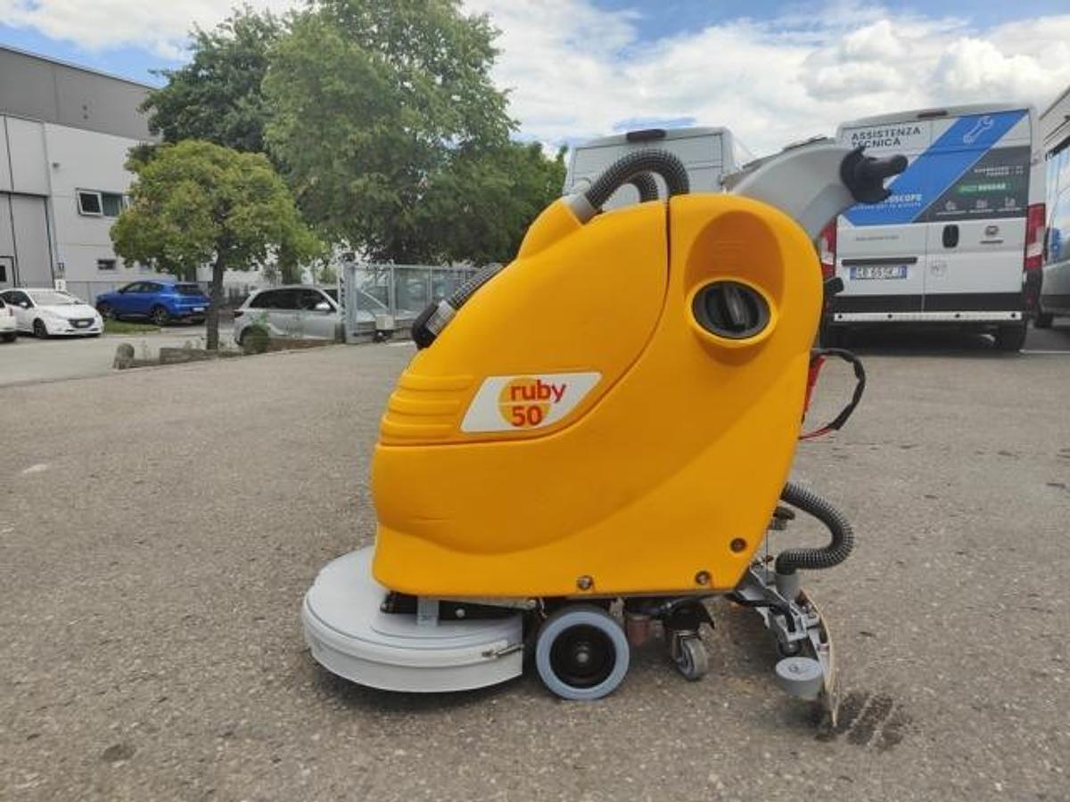 Refurbished 2014 FLOOR SCRUBBER REVIEWED RUBY 50