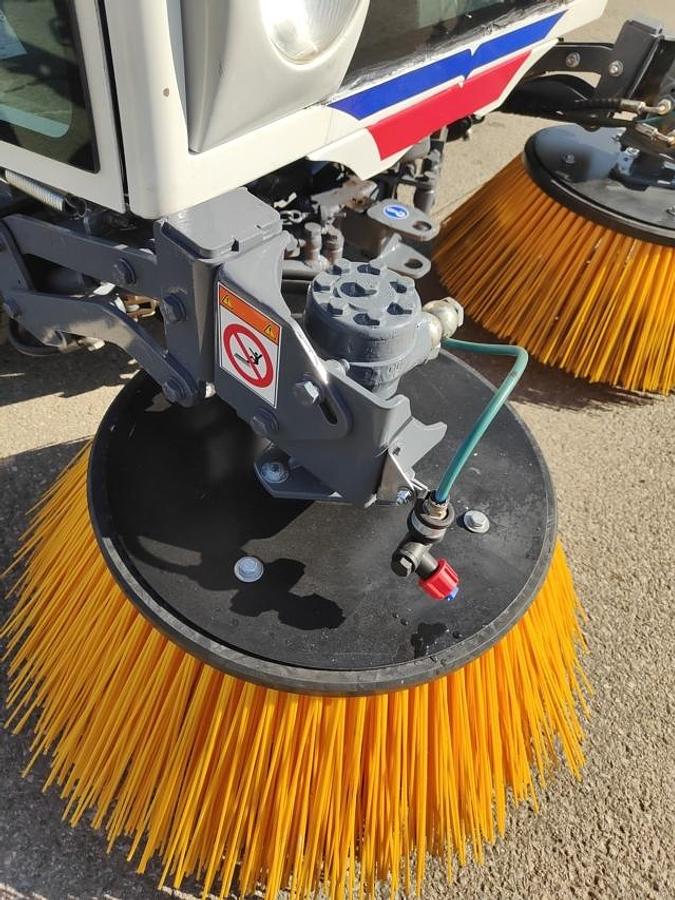 Refurbished A RECONDITIONED ROAD SWEEPING MACHINE ASPIRATOR