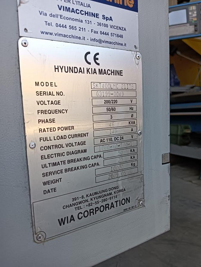 Used 2009 LATHE HYUNDAI model.SKT400LMC