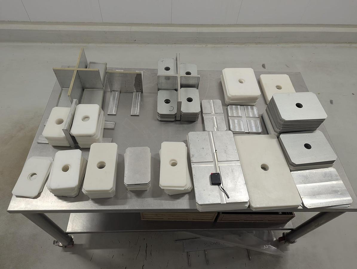 Used THERMOFORMING MACHINE TH 200 INCLUDING MOLDS AND VACUUM PUMP