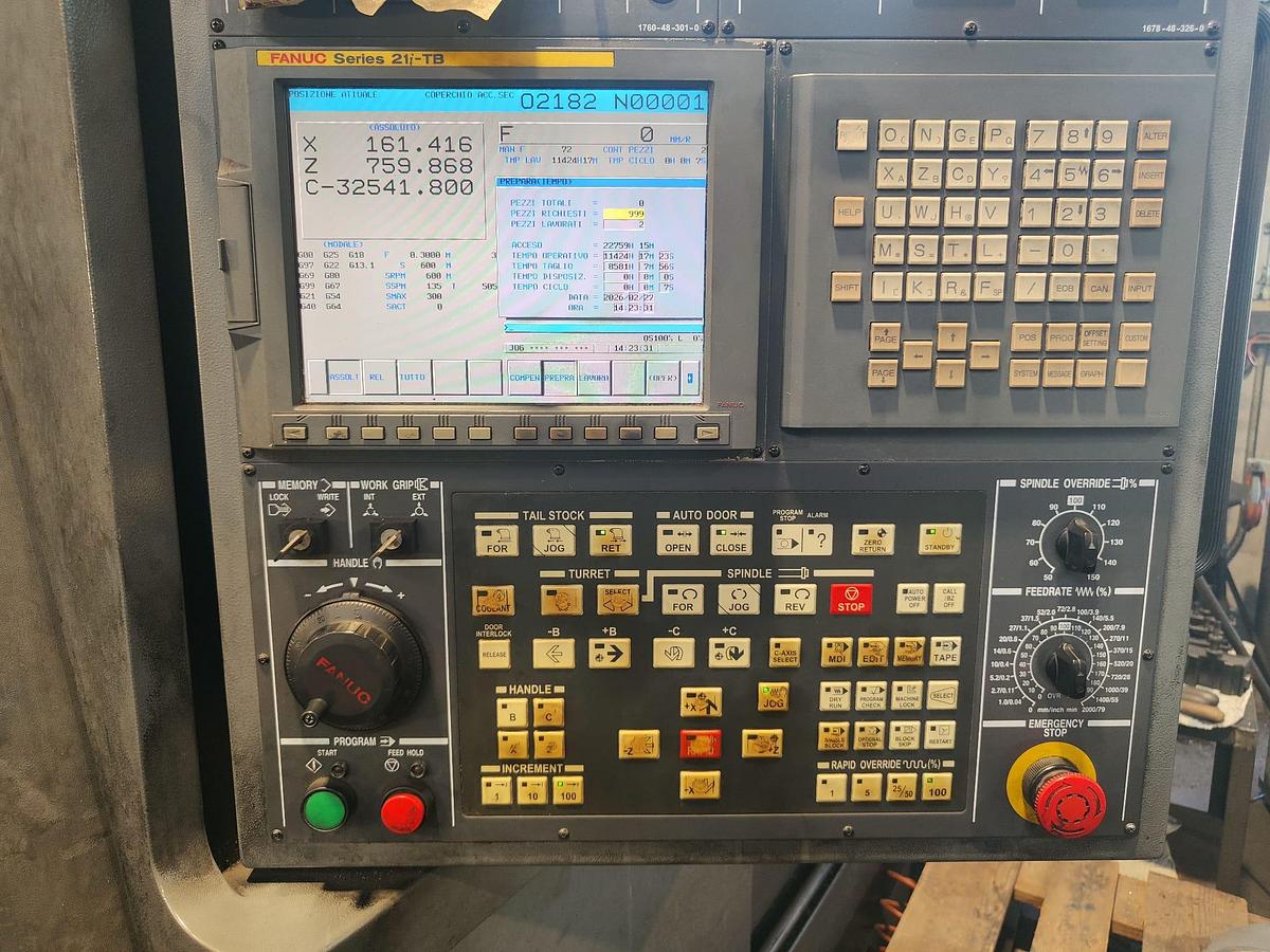 Used 2009 LATHE HYUNDAI model.SKT400LMC