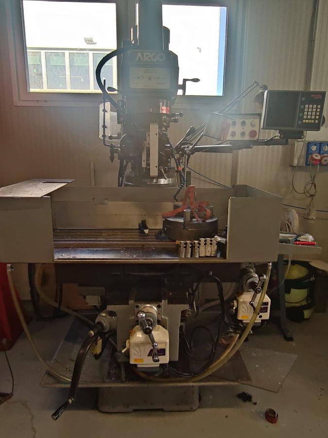 D'occasion Fraiseuse ARGO 2003, modèle 5VHL