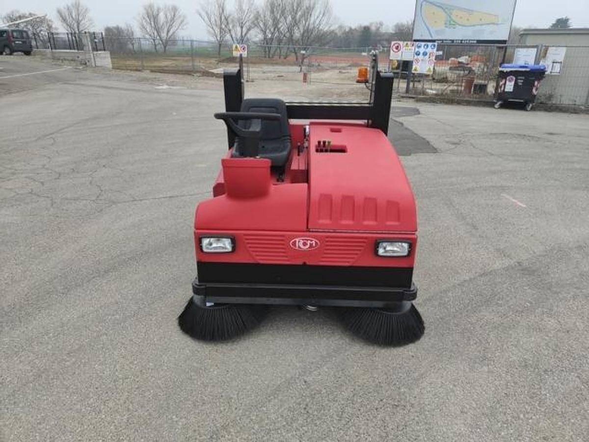 Refurbished REVISED RCm NOVE E TOP sweeper