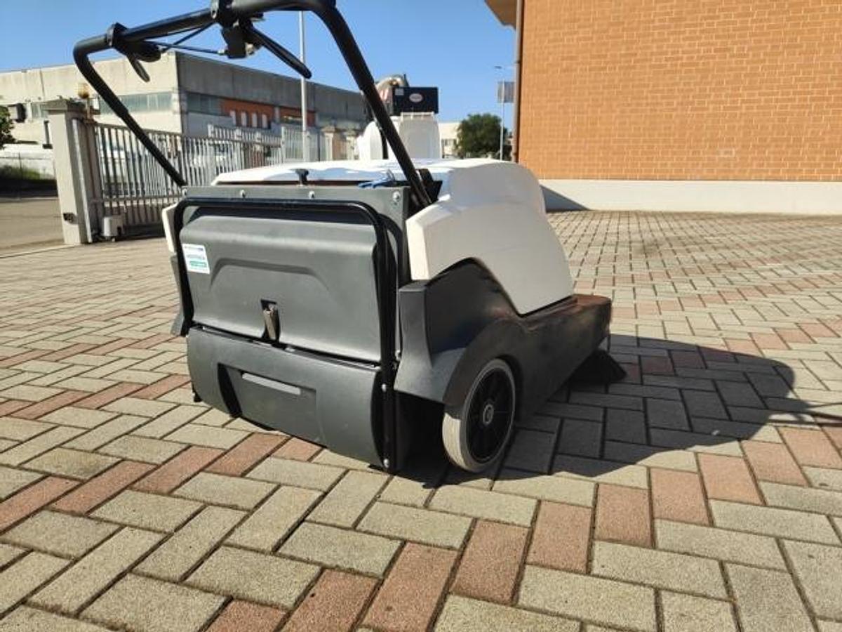 Refurbished 2017 DULEVO 74 WAVE SWEEPER REVISED