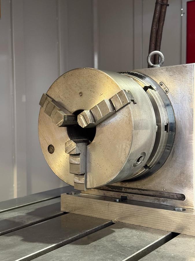 D'occasion Centre d'usinage vertical AWEA BM-1600 (2005)