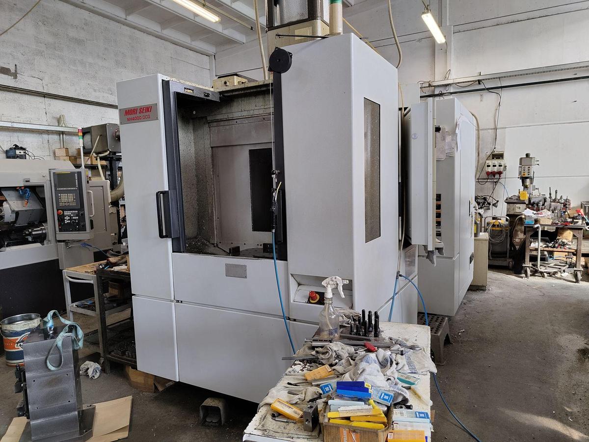 Used 2010 Mori Seiki NH4000 DCG Horizontal Machining Center with Pallet Changer