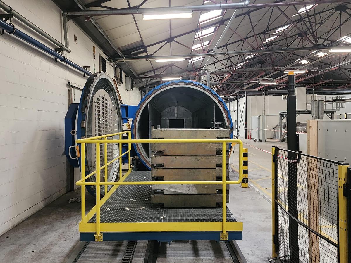 Used 2018 OLMAR AT-2600/10000 Glass Autoclave 