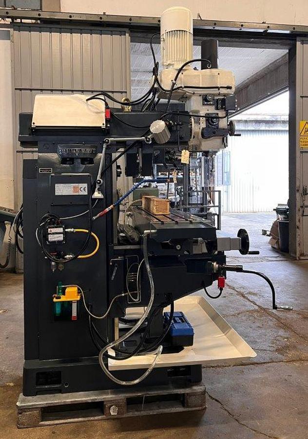 NEW TURRET MILL WITH HIGH-SPEED VERTICAL AND HORIZONTAL HEAD MODEL 250L