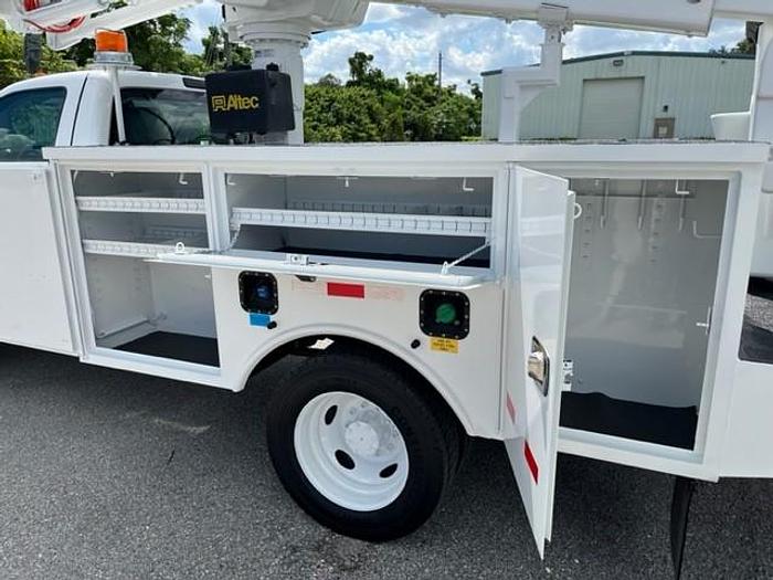 Used Altec AT40G Bucket Boom on 2015 Ford F550 Reg Cab Utility Truck - C46671