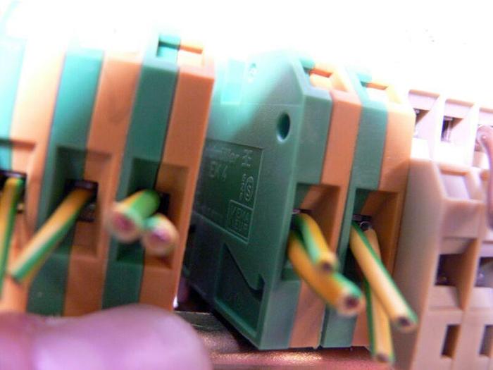 Used Weidmuller Terminal Blocks & Relays - DK4QV (x48) EK4 (x14) & RP 011024 (x15)