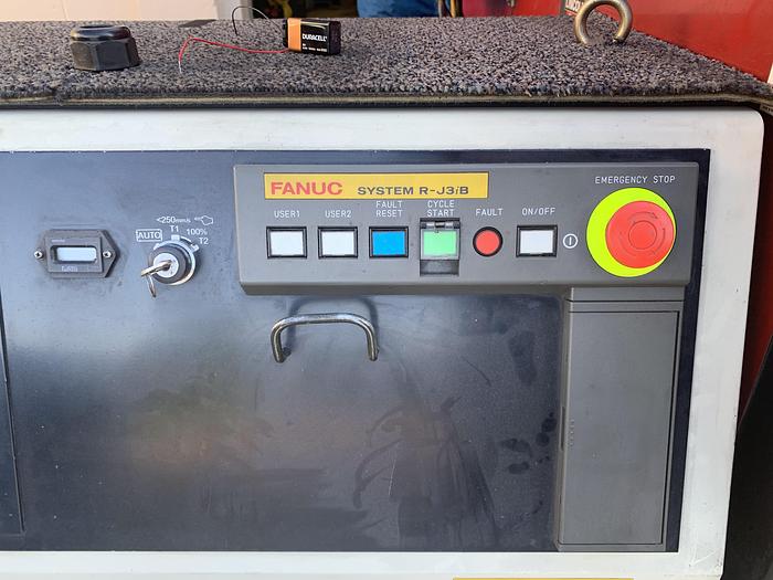 Used FANUC ARCMATE 100IB MIG WELDING CELL WITH RJ3iB CONTROLLER