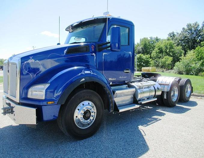 Used 2016 KENWORTH T880