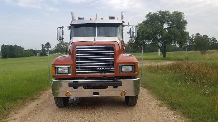 Used 2015 Mack CHU613