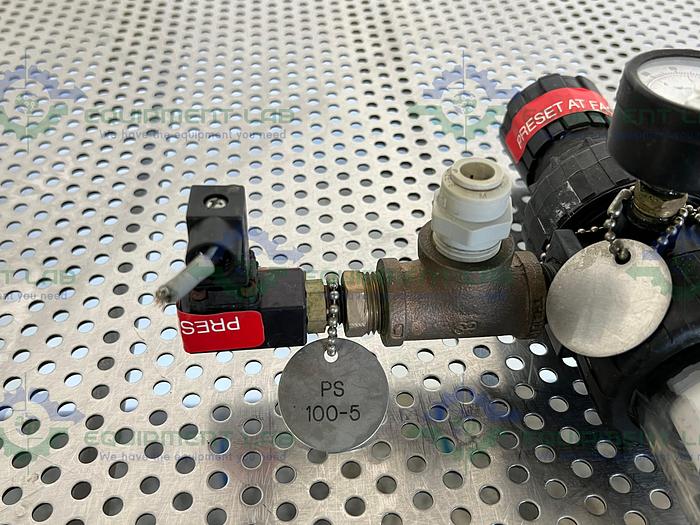 Used Parker  06E31B13C Air Regulator w/ Wainbee Gauge 0-160PSI