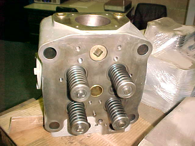 Used CYLINDER HEAD MWM TBD 440 OLD VERSION