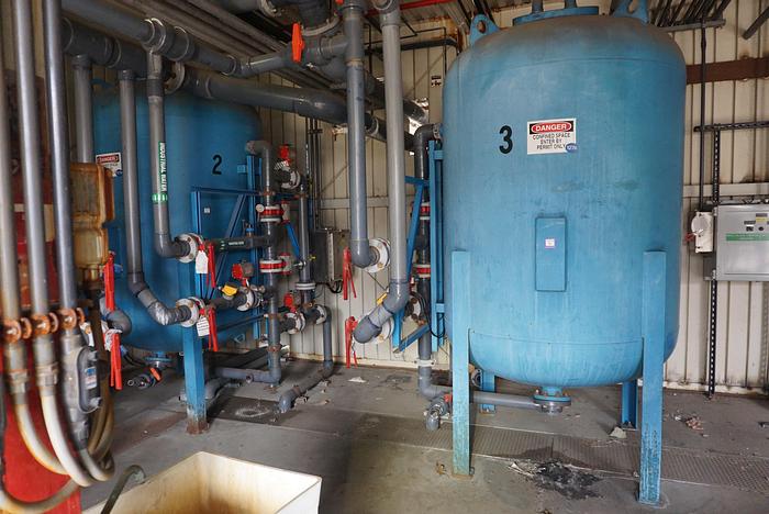 Used OSMONICS MODEL RO.100-FRP.PRR.MOD WATER PURIFICATION SYSTEM