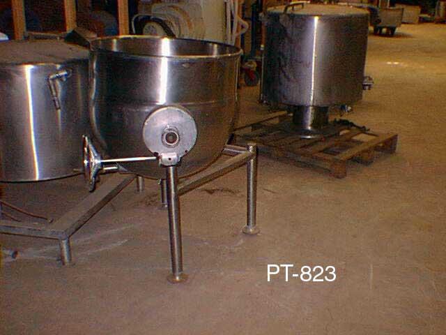 Used 1000 GALLON STORAGE TANK.  SAN I TANKS