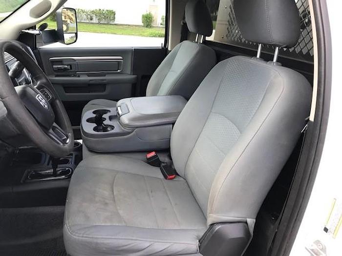 Used Versalift VST36I-MH 41ft Bucket Boom on a 2016 Ford F550 4x4 Reg Cab Truck - C605105