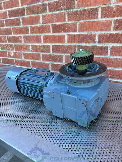 Used SEW EuroDrive  SAF77 DRE100LC4BE5/TF  Gear Motor 1455/154 r/min