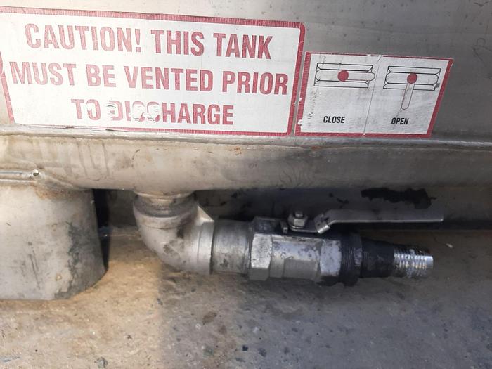 Used 550 Gallon Stainless Steel Liquid Storage Totes (9) #S744860