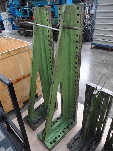 Utilisé 2 Equerres de bridage en fonte