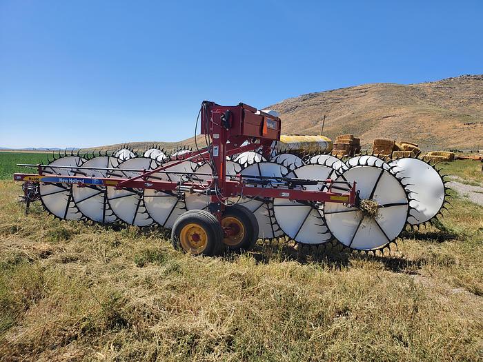 Used 2012 New Holland H5980 Wheel Rake