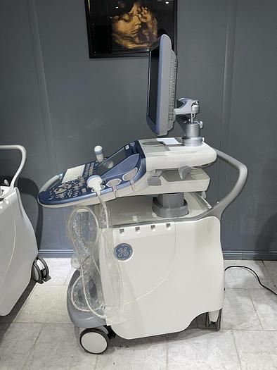 Used GE Voluson E8 Ultraschallgerät mit 2x Sonde und Fußschalter