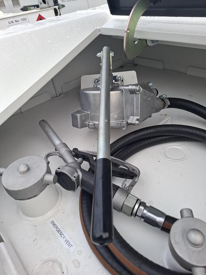 Fuel Proof 900L cube