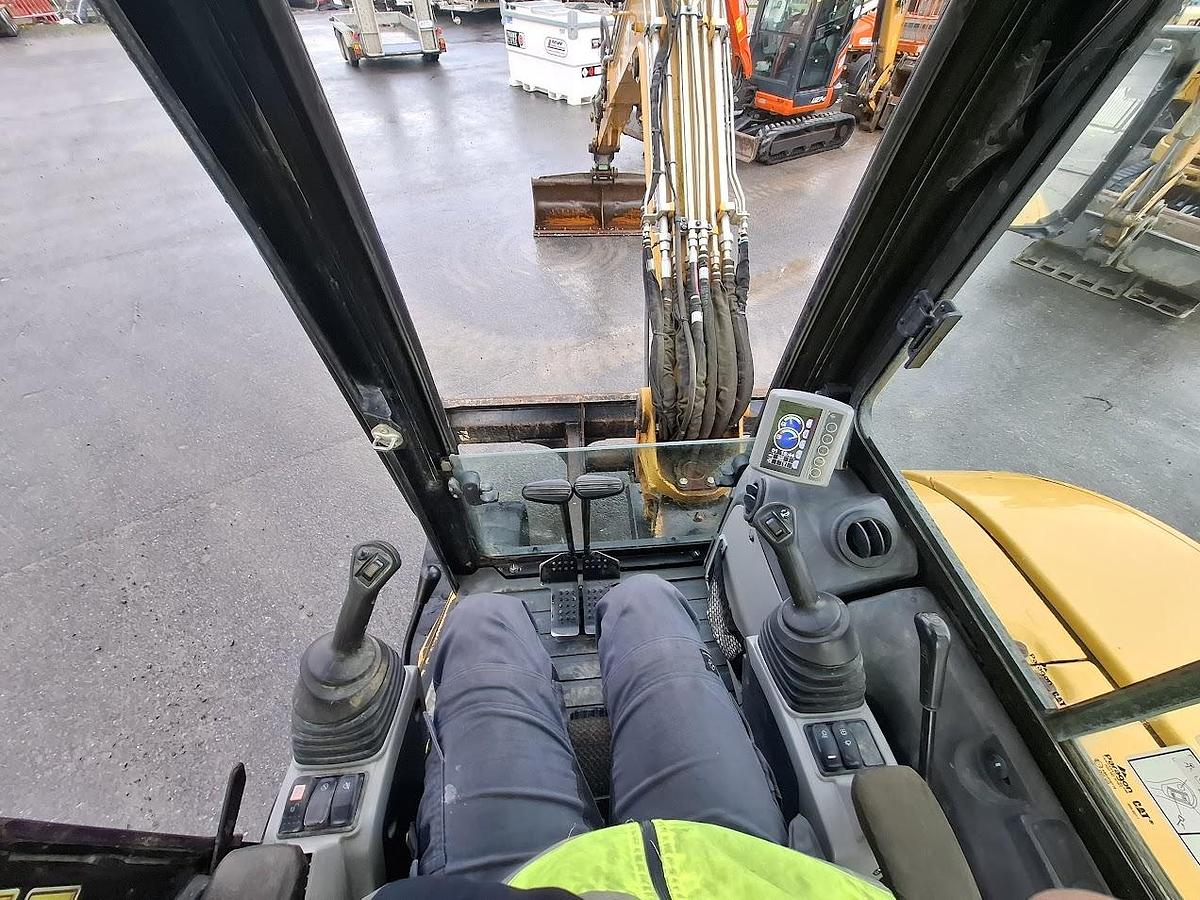 Used CAT 305E2