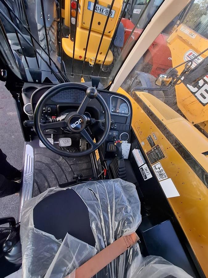 2023 JCB 531-70