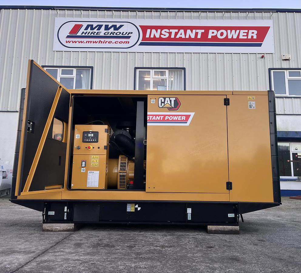 2025 CAT CAT DE220E0