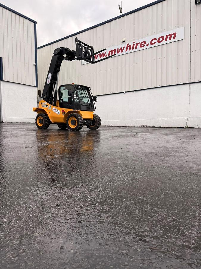 Used JCB 520-40