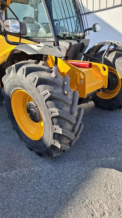 2023 JCB 531-70