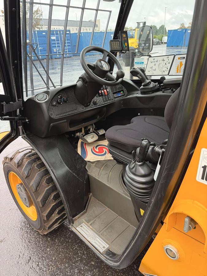 Used JCB 520-40