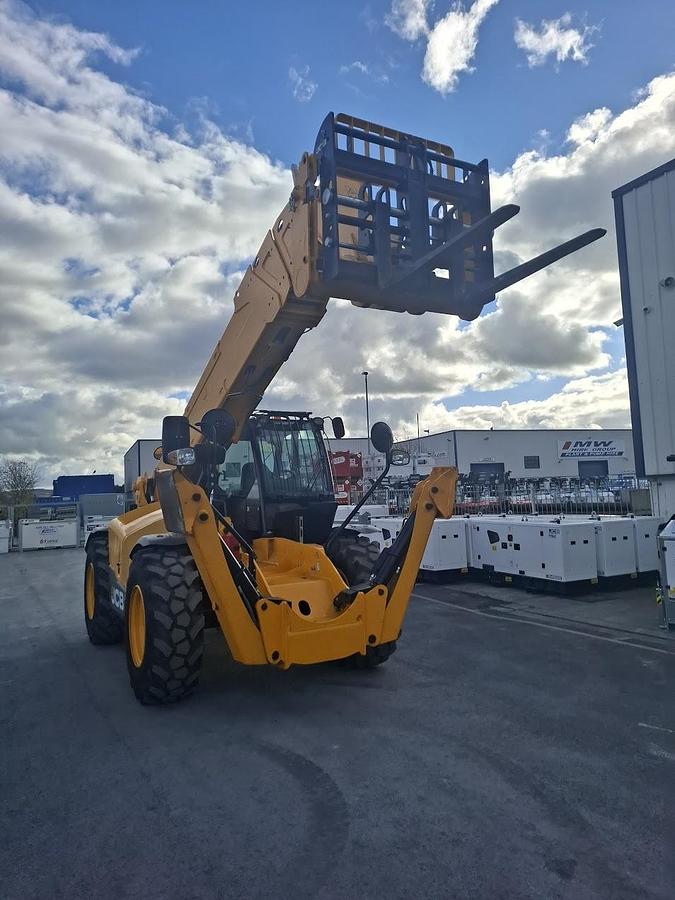 Used 2024 JCB 540-200