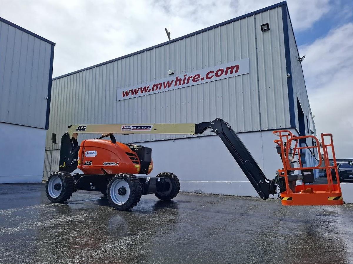 JLG 600AJ
