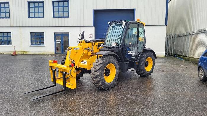 Used 2022 JCB 535-95