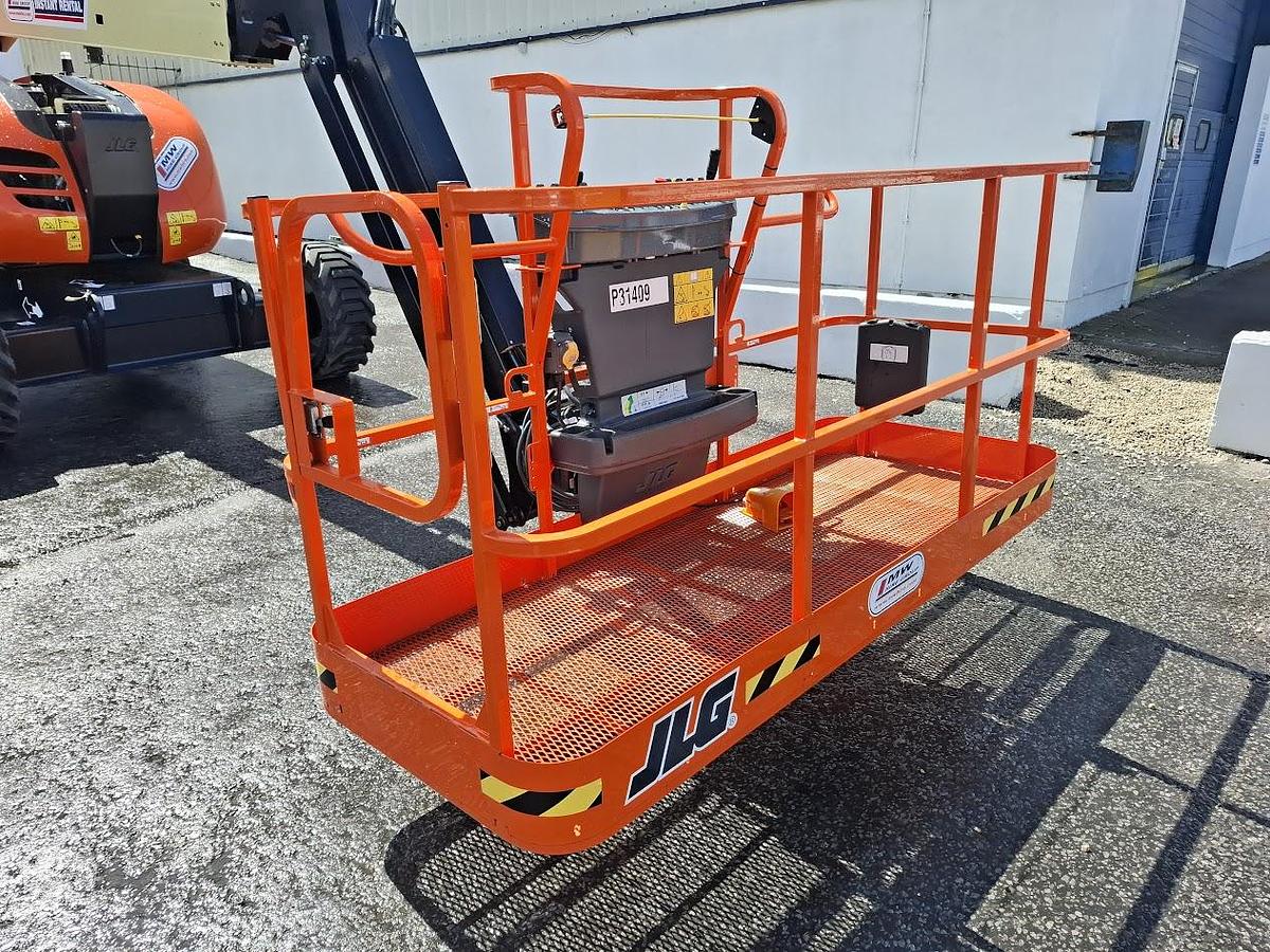 JLG 600AJ