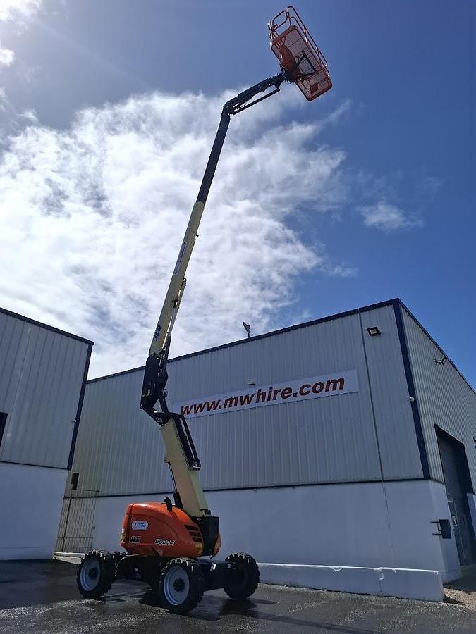 JLG 600AJ