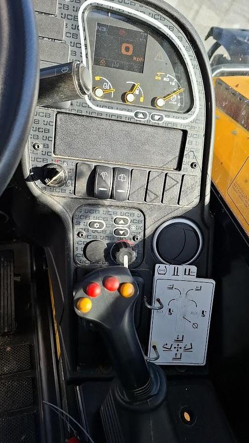 2023 JCB 531-70