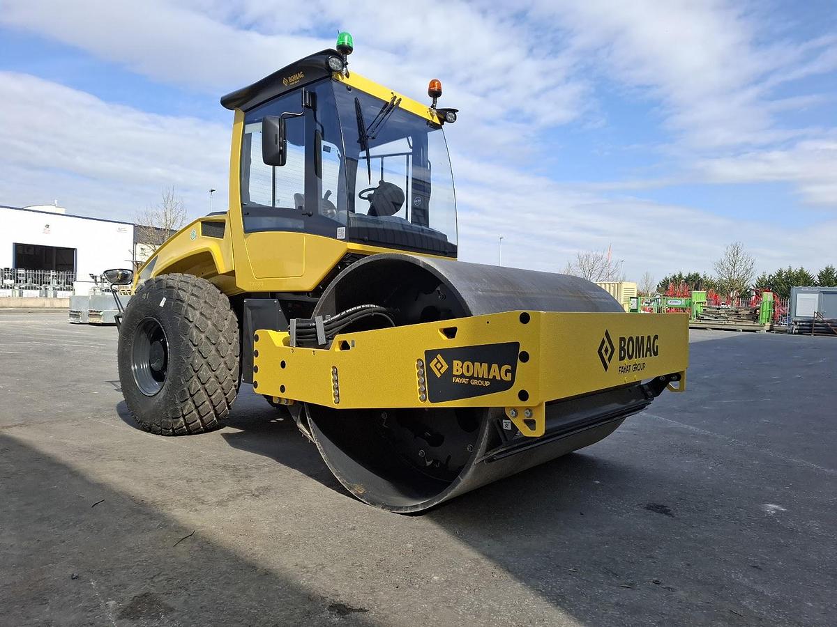 Used Bomag BW 213 D
