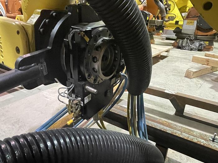 Used R2000iB/100P 6 AXIS ROBOT WITH R30iA CONTROLLER 3500 MM X 100 KG