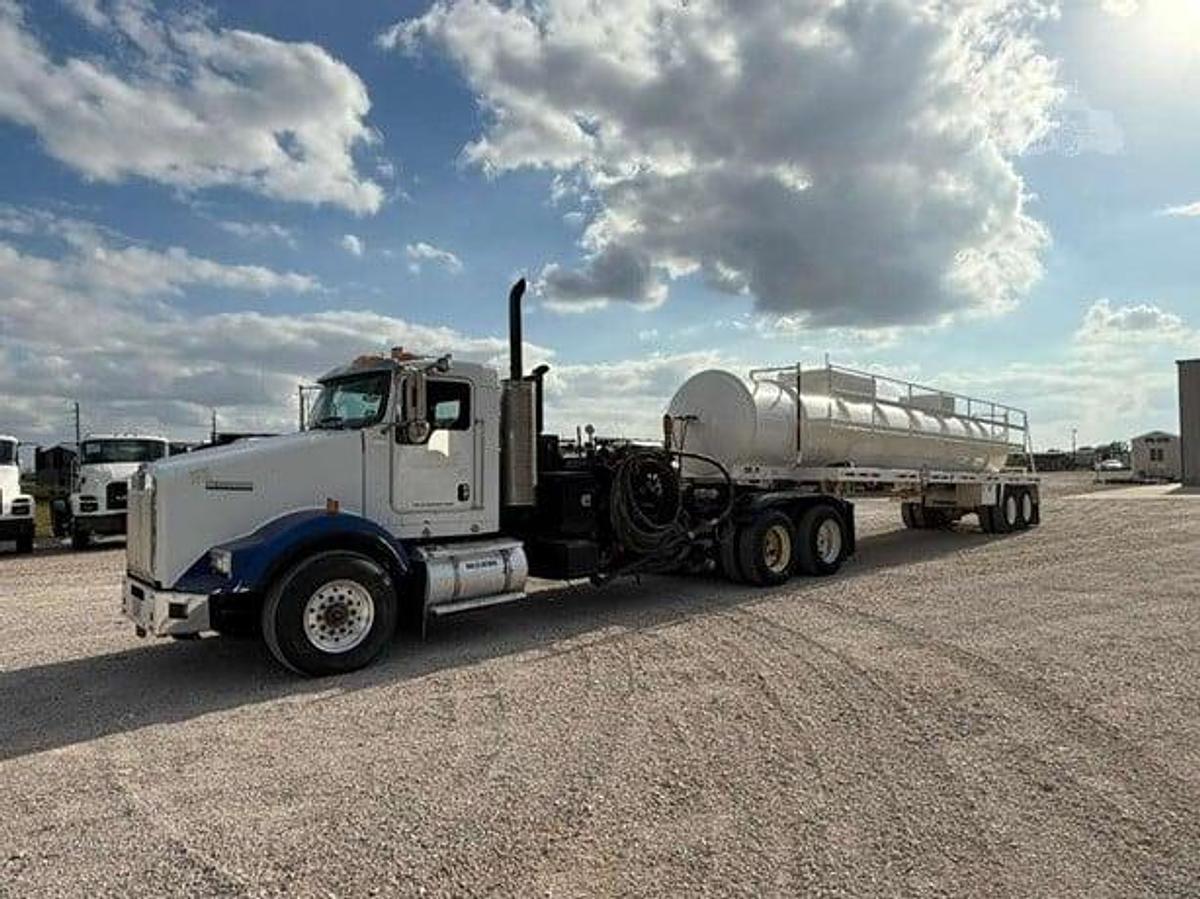 Used 2011 Kenworth T800 Kill Truck & Trailer