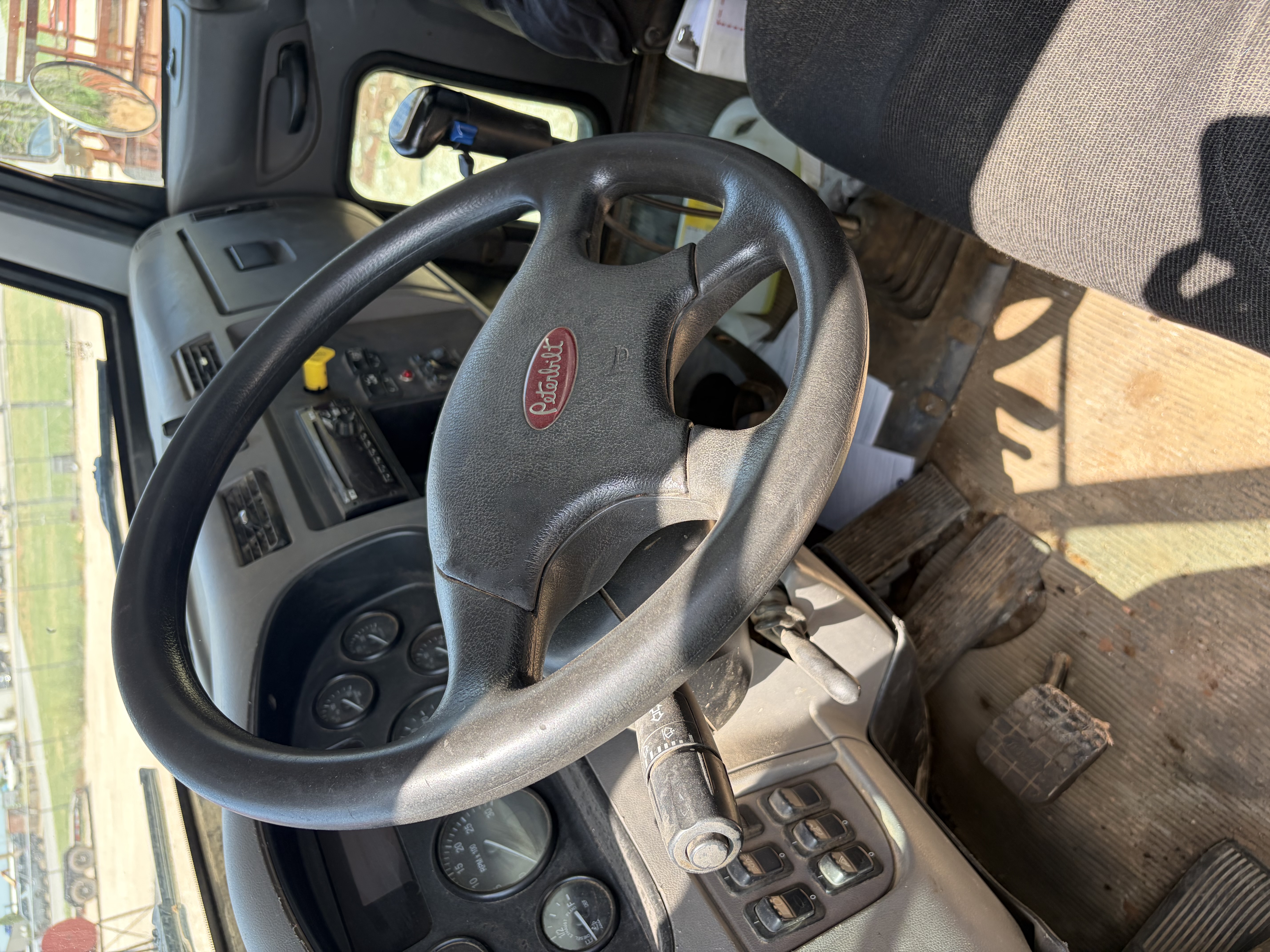 Used 2015 Peterbilt 337