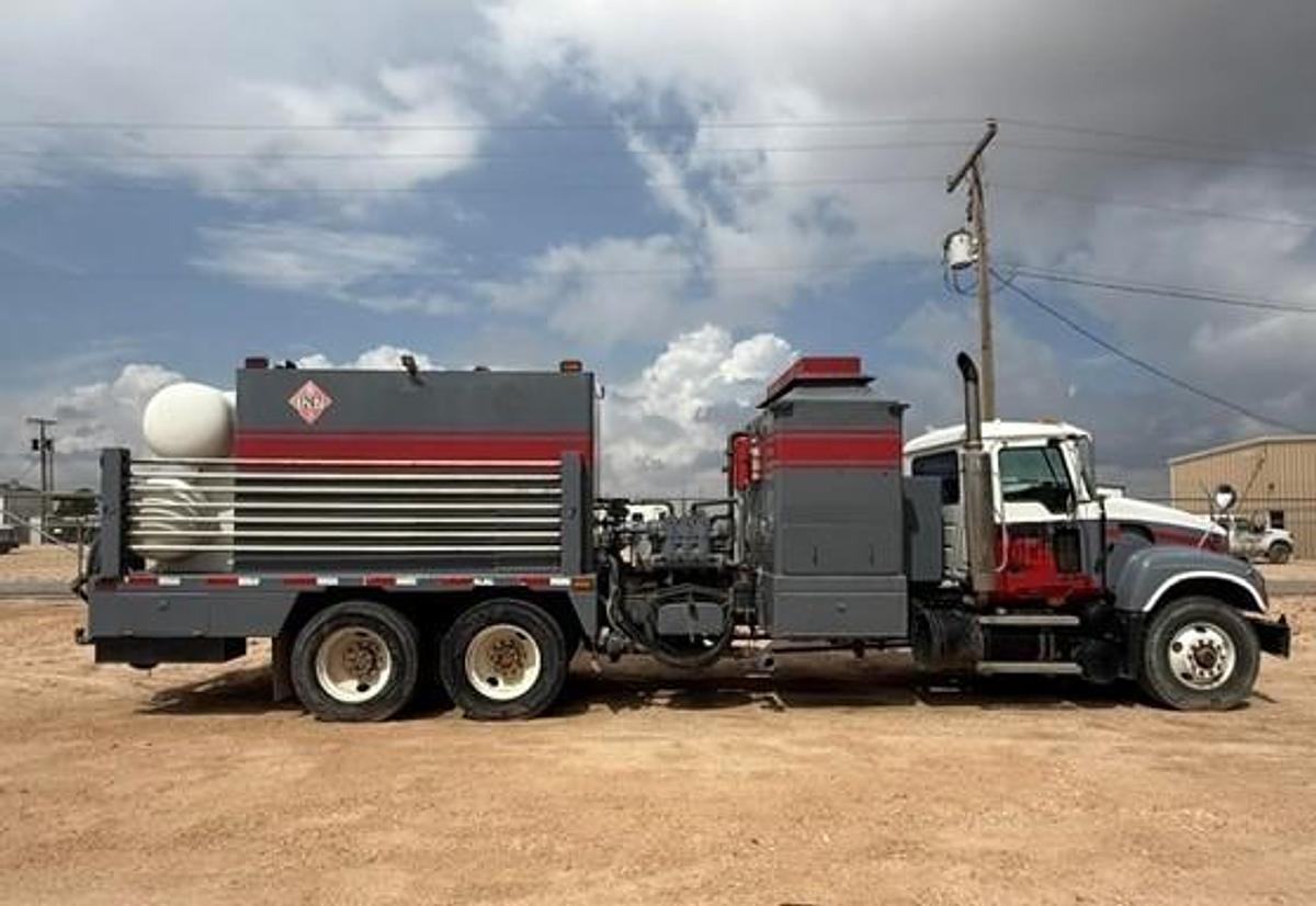 Used 1998 Mack RD6 Hot Oil Truck