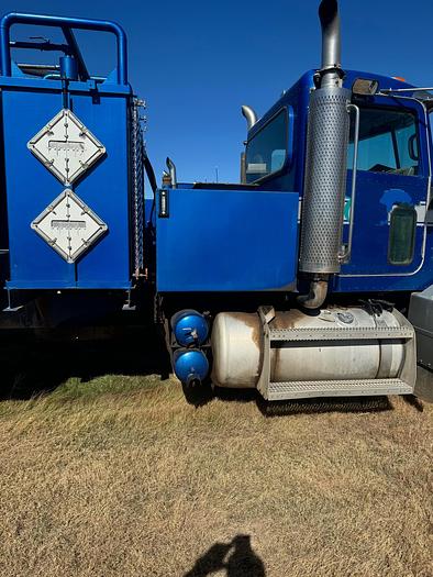 Used 2006 Peterbilt Chemical Treater Truck