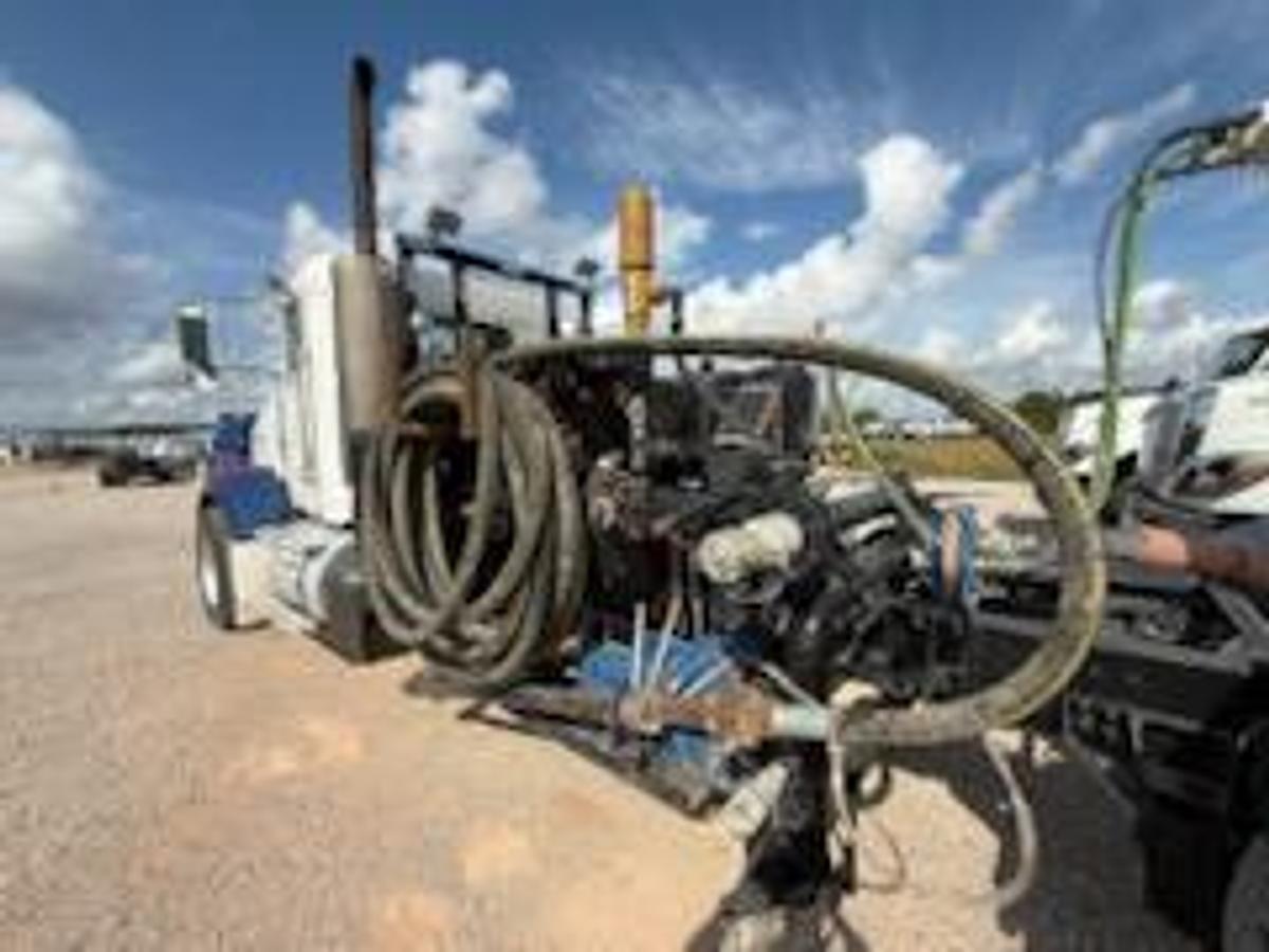 Used 2011 Kenworth T800 Kill Truck & Trailer